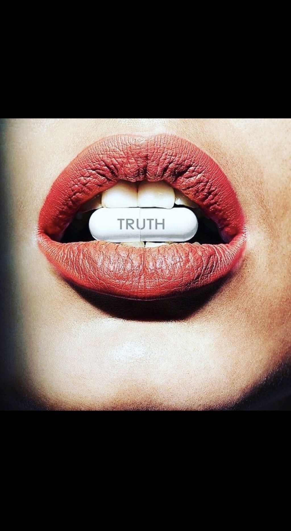 *️⃣ Wszyscy chcą być widziani, nikt nie chce być&nbsp;sobą